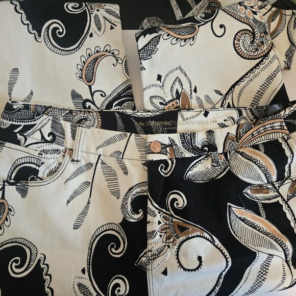 Chico's So Slimming Girlfriend ankle pants bold design Size 3/XL - Picture 2 of 6